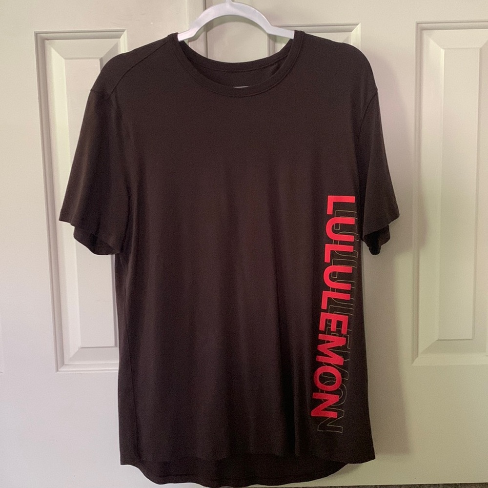 Lululemon T-Shirt - LARGE